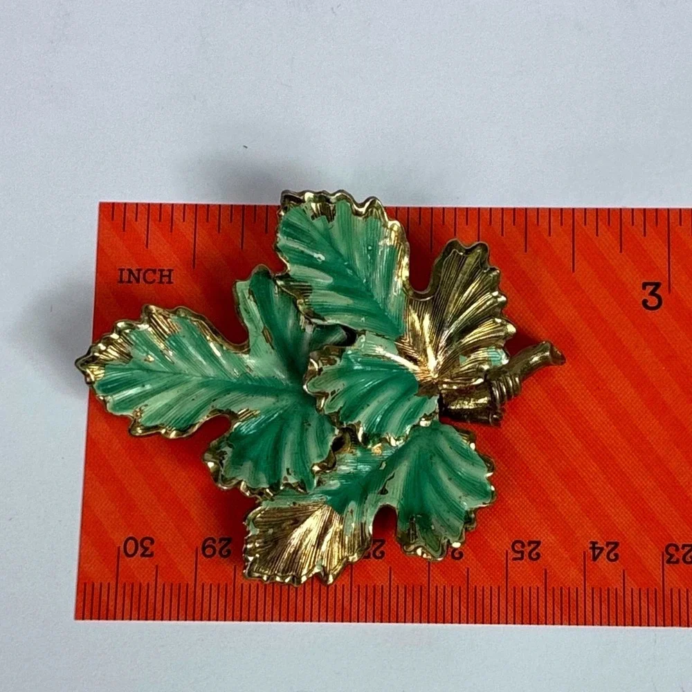 Vintage Gold Tone Maple Leaf Brooch Pin Green Enamel Fall Costume Jewelry
